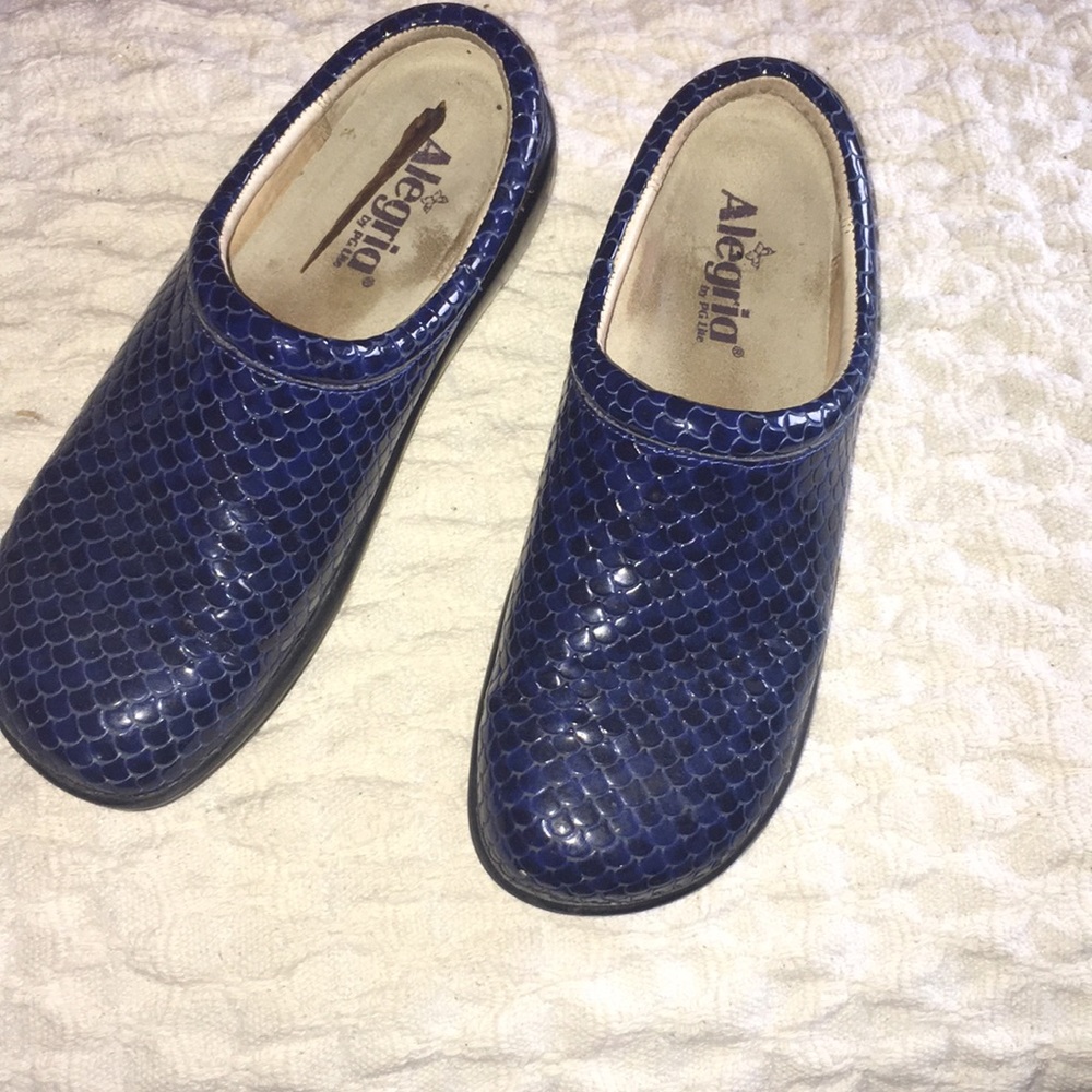 Alegria clogs